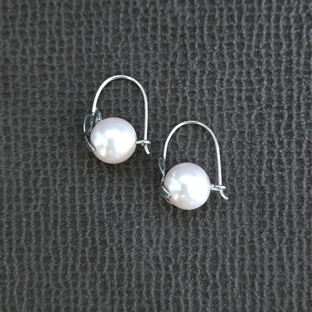 Annika Witt Pink🩷 Pearl And Leaves🍃 Earrings - Picture 5 of 16